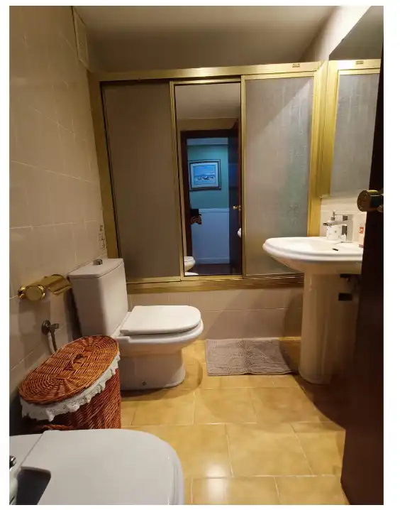 Bathroom of Flat for sale in Zaragoza  with Heating and Storage room