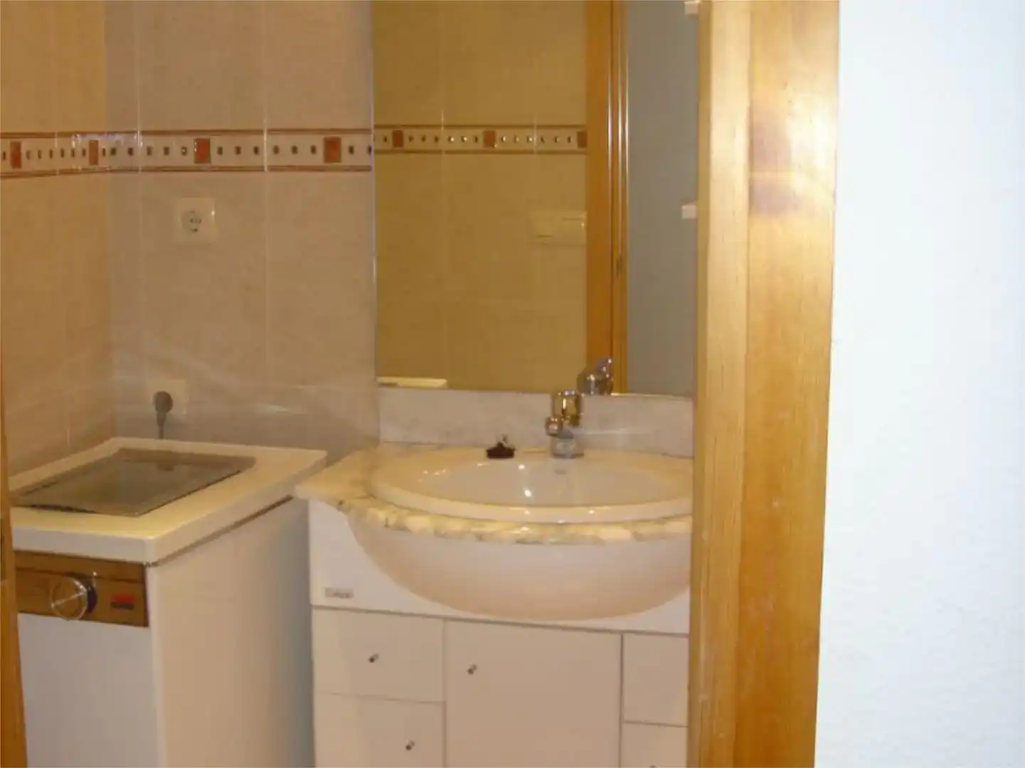 Bany de Pis de lloguer en Benasque amb Parquet i Moblat