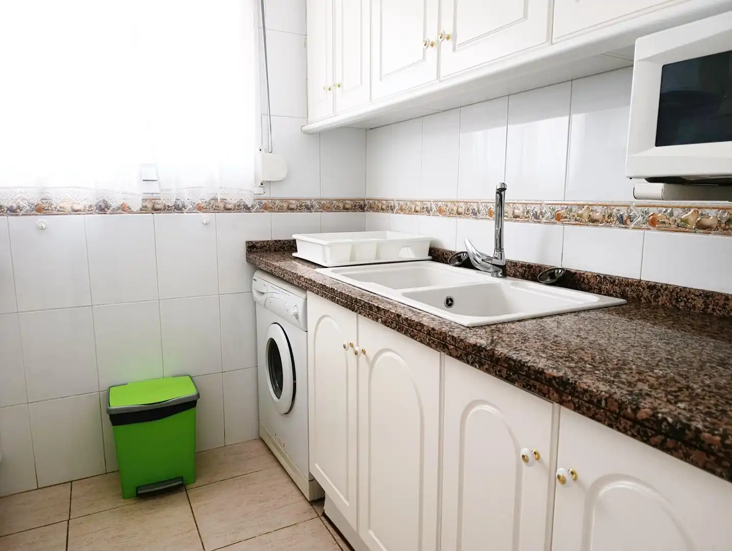 Cocina de Apartamento de alquiler en Dénia con Aire acondicionado, Calefacción y Jardín privado