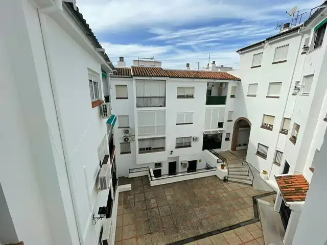 Außenansicht von Wohnung zum Verkauf in Ubrique mit Klimaanlage, Terrasse und Möbliert