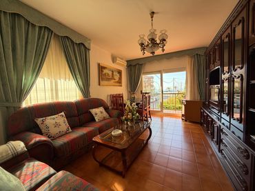 Piso con balcón en venta en Via Augusta 49