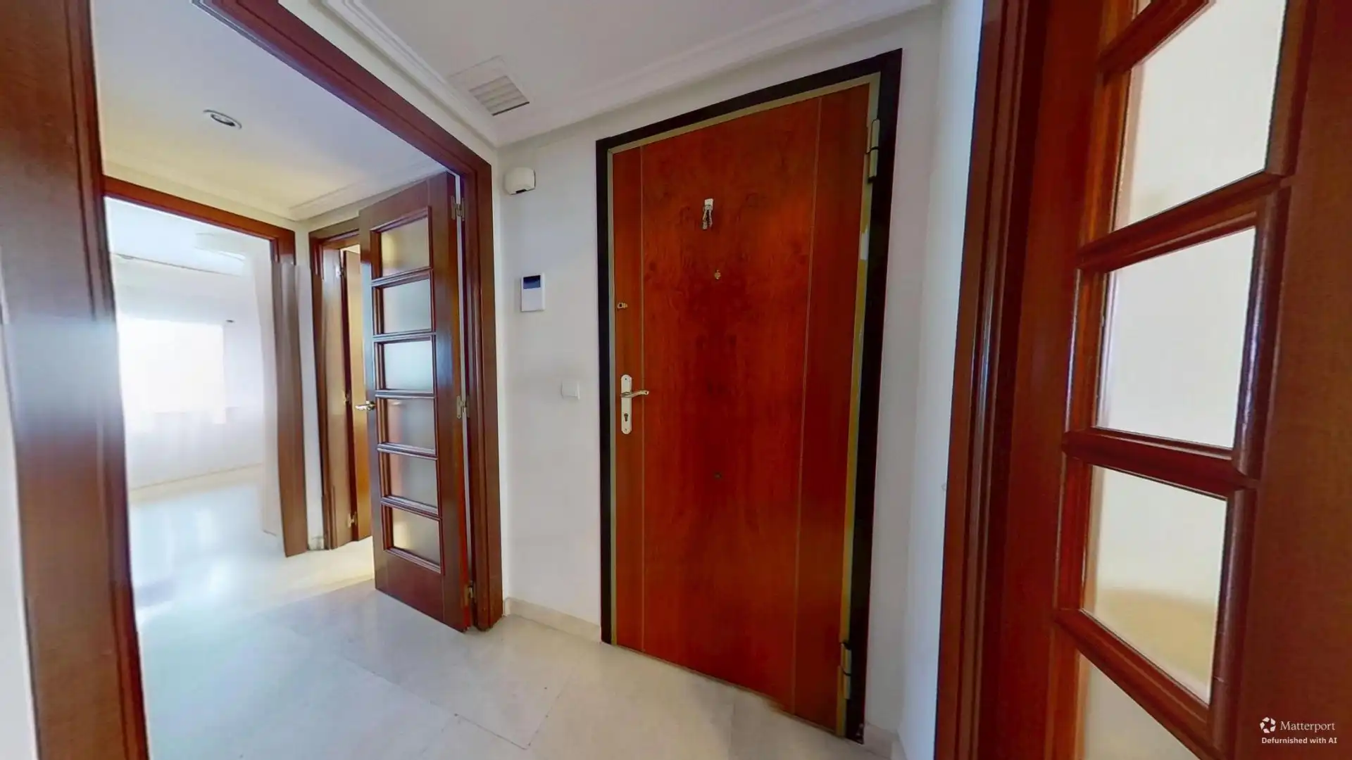 Wohnung zum Verkauf in Valencia mit Klimaanlage, Privatgarten und Terrasse
