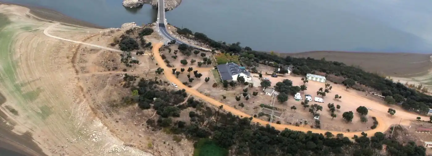 Vista exterior de Casa o chalet en venta en Perilla de Castro con Jardín privado y Amueblado