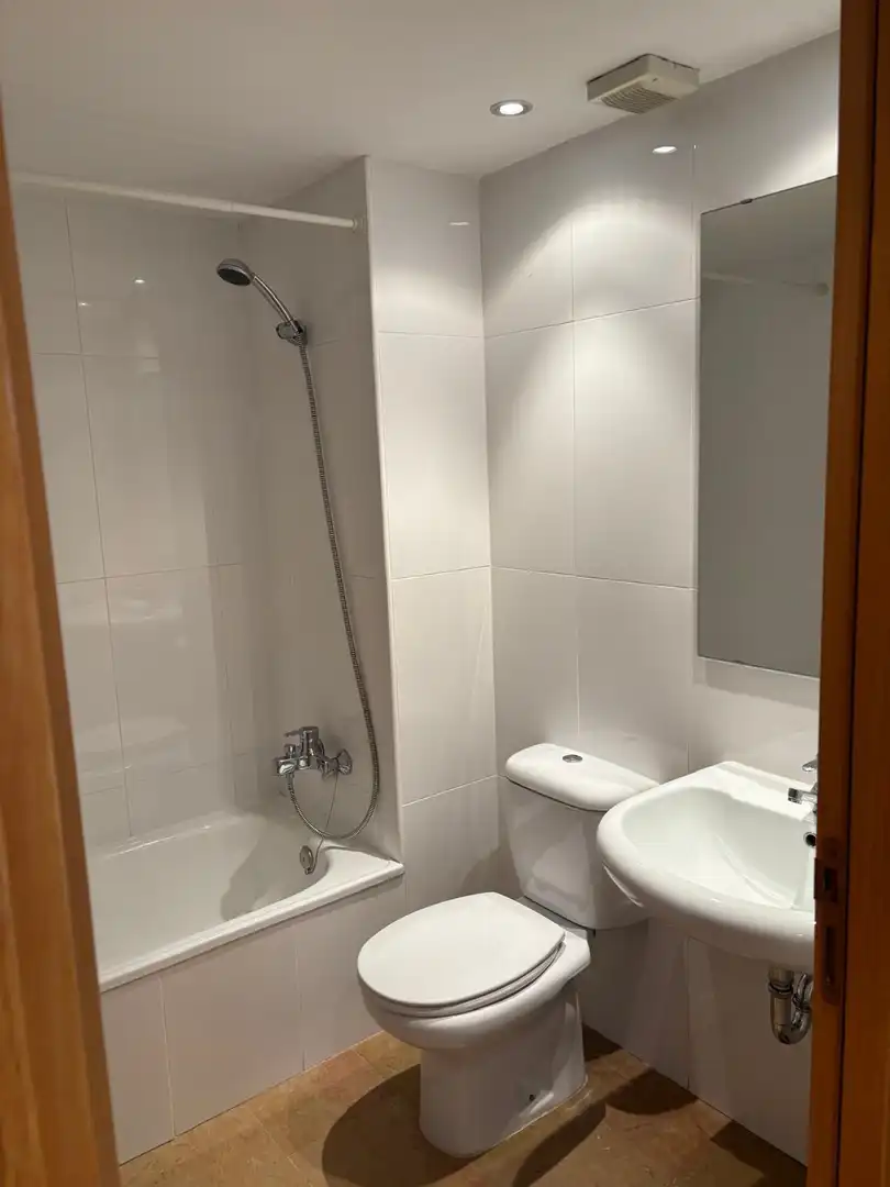 Badezimmer von Maisonette zur Miete in Girona mit Klimaanlage, Heizung und Terrasse