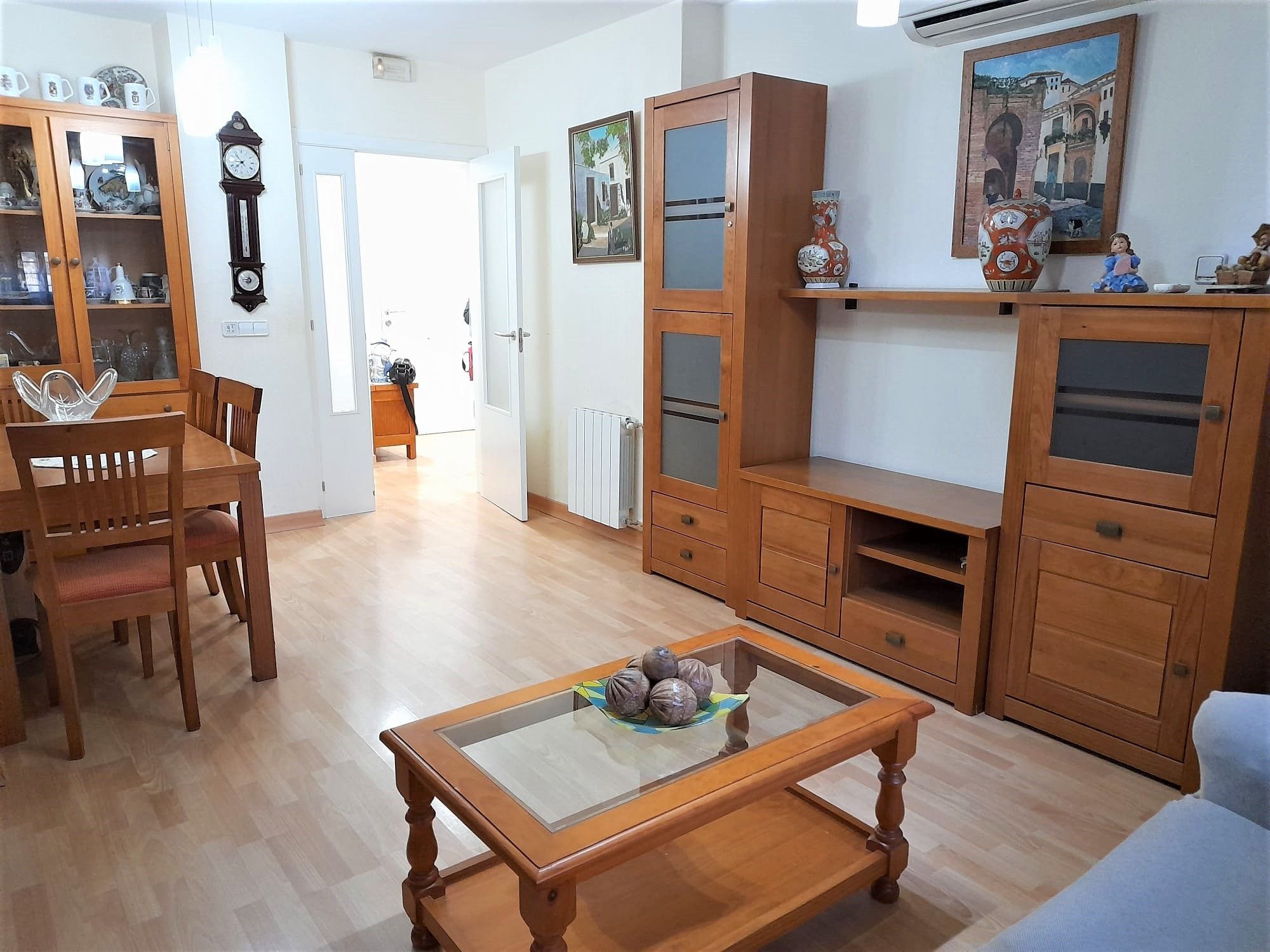 Living room of Flat for sale in  Granada Capital  with Air Conditioner and Community pool
