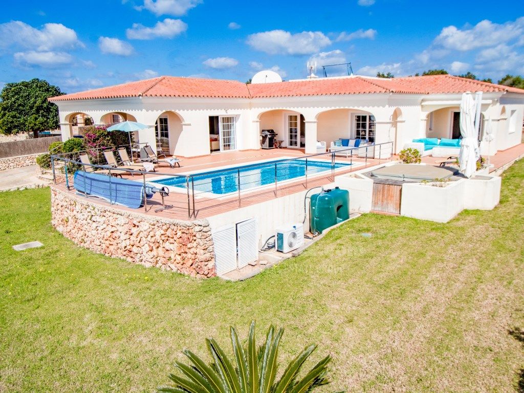 Exterior view of House or chalet for sale in Maó  with Air Conditioner, Private garden and Terrace