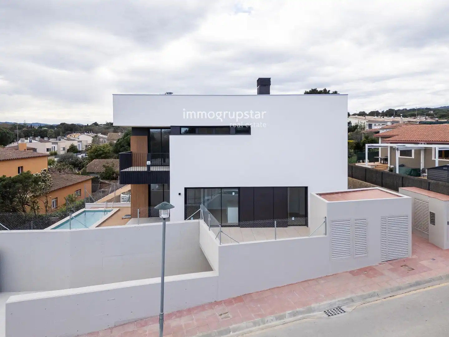 Vista exterior de Casa adosada en venda en Palamós amb Aire condicionat, Calefacció i Terrassa