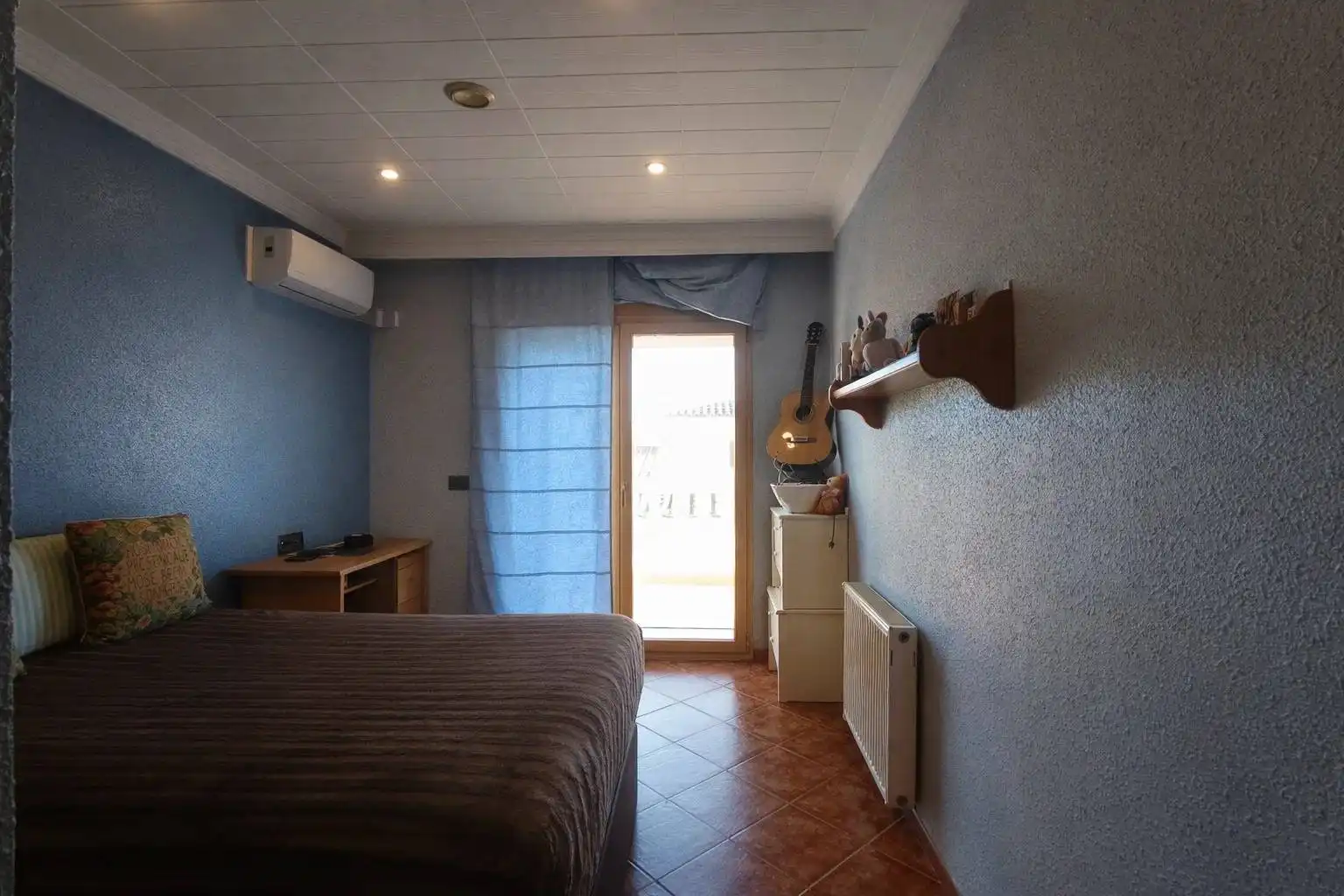Dormitori de Casa o xalet en venda en Empuriabrava amb Aire condicionat, Calefacció i Jardí privat