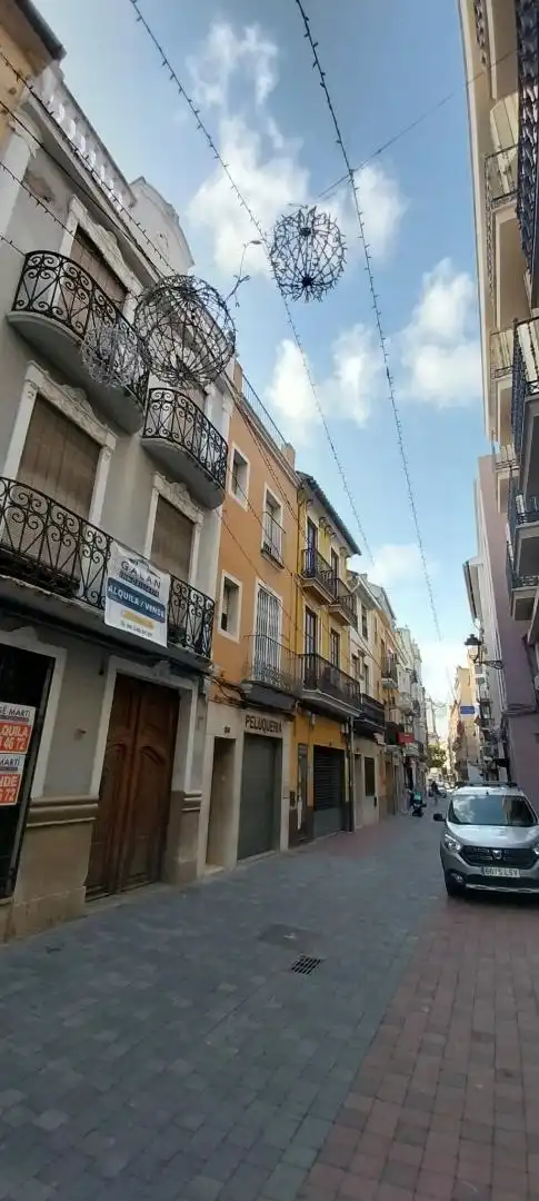 Außenansicht von Einfamilien-Reihenhaus zum Verkauf in Alzira