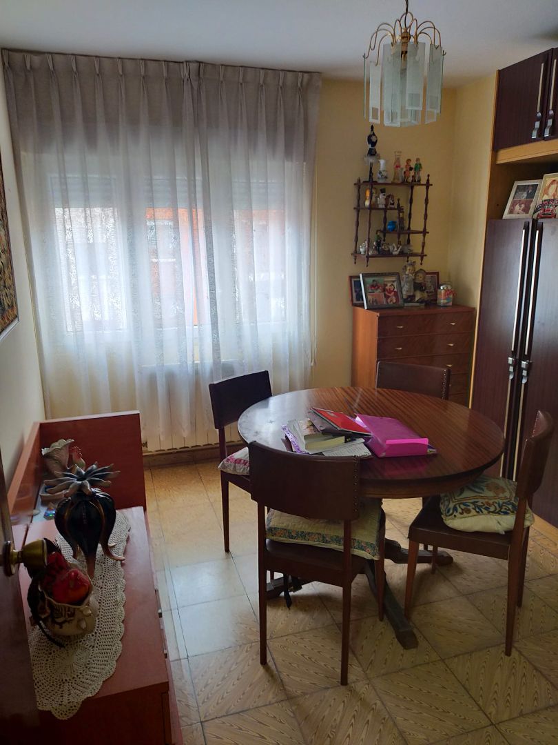 Menjador de Pis en venda en Gijón  amb Calefacció