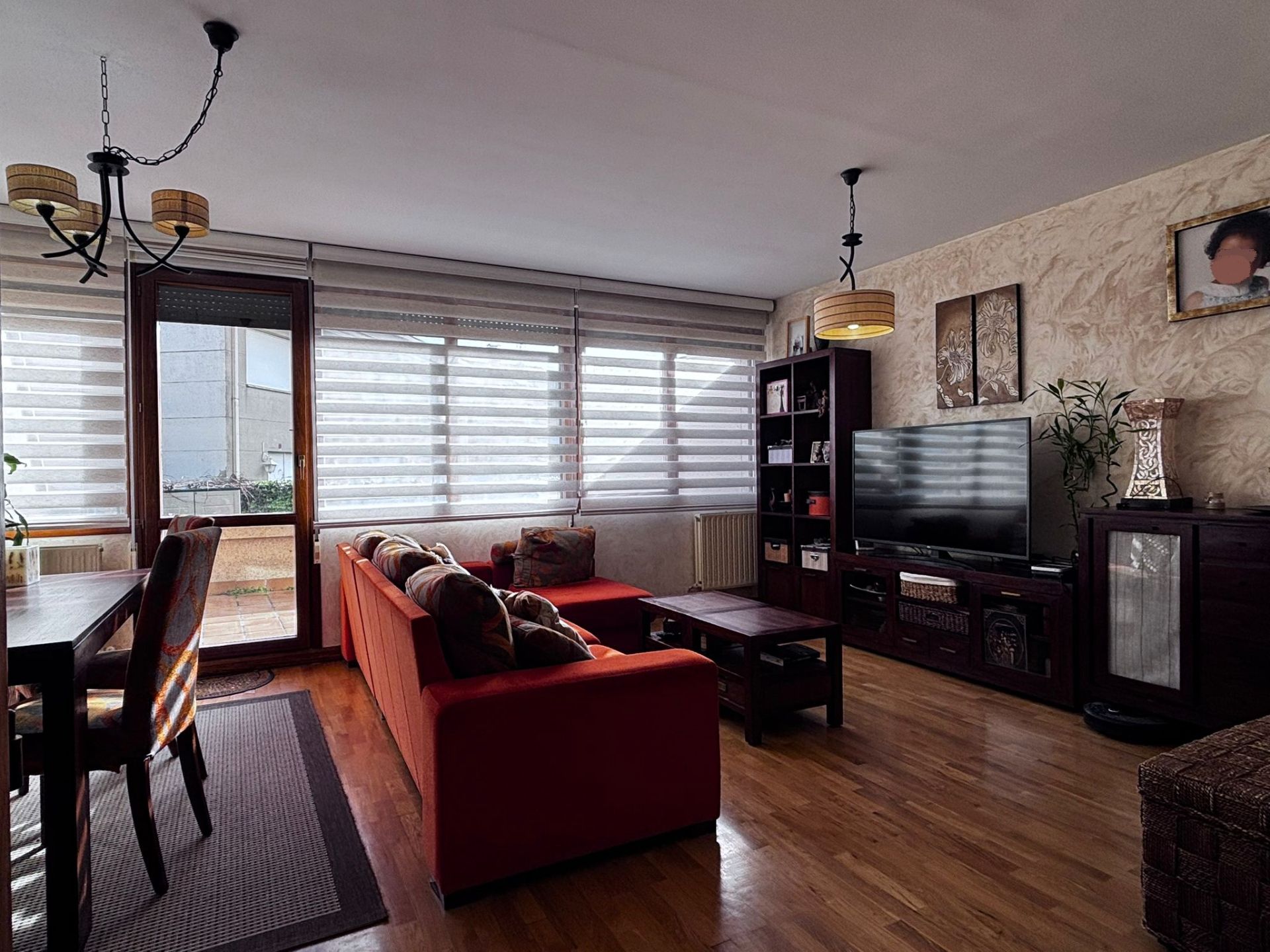 Sala de estar de Casa adosada en venta en Quintanilla Vivar con Calefacción, Jardín privado y Terraza