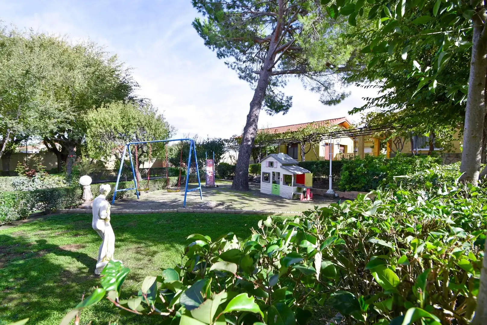 Garden of Houses for sale in Illescas  with Air Conditioner, Private garden and Parquet flooring