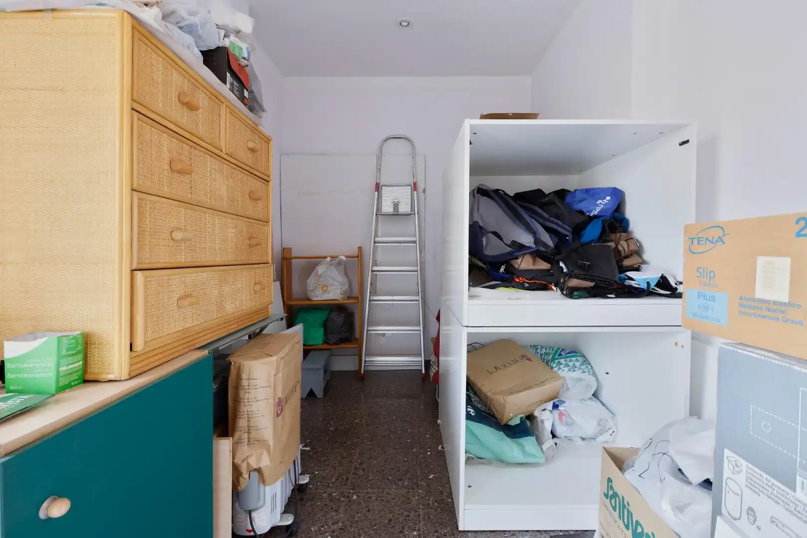 Bedroom of Apartments for sale in Barcelona