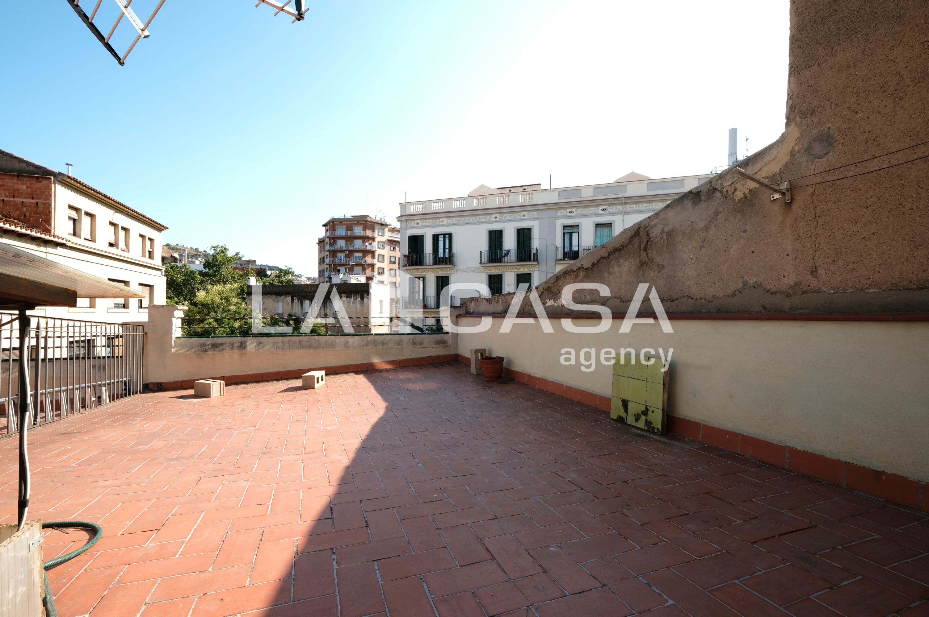 Terrace of Single-family semi-detached for sale in  Barcelona Capital  with Heating, Terrace and Balcony