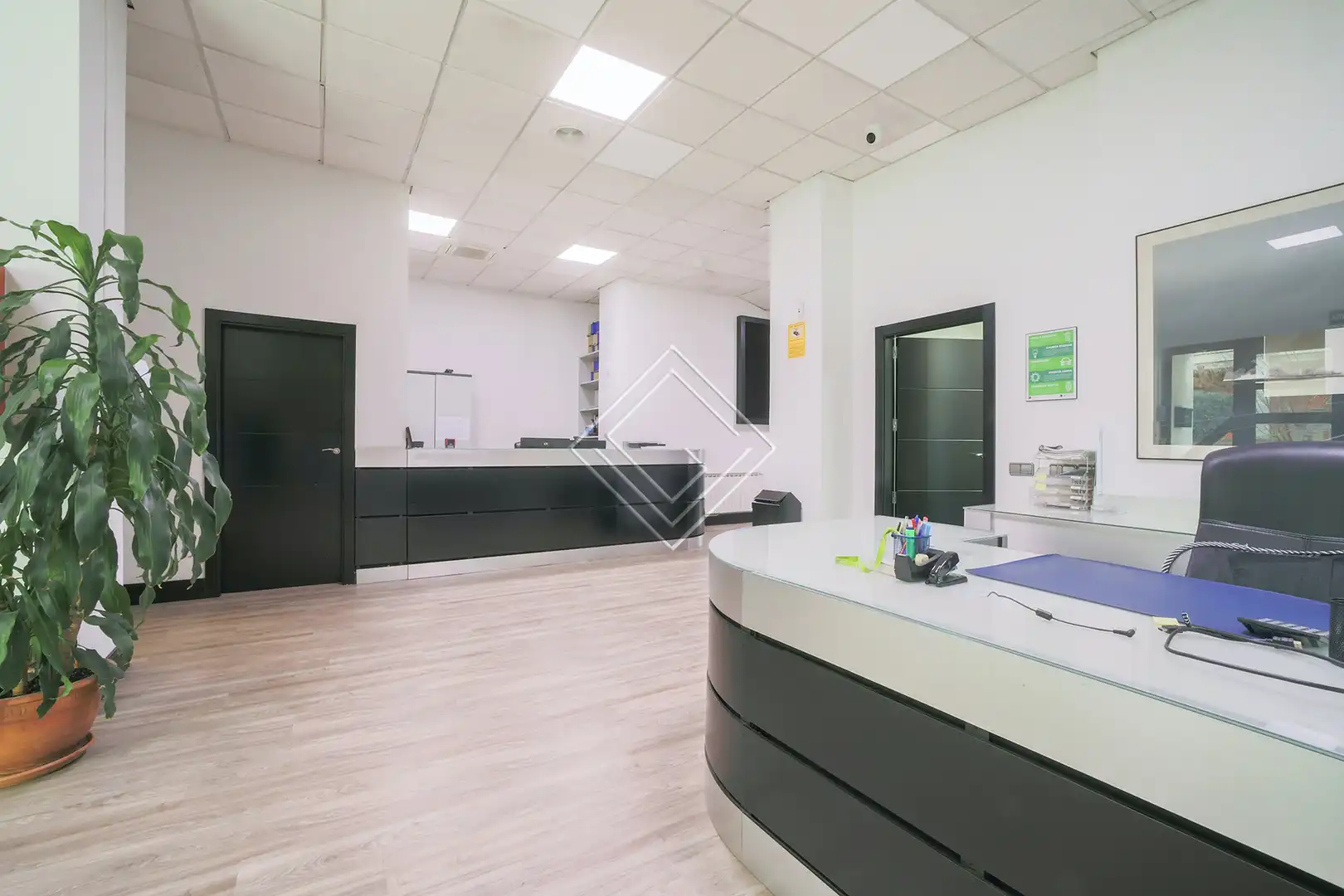 Commercial properties for sale in Madrid  with Air Conditioner and Heating