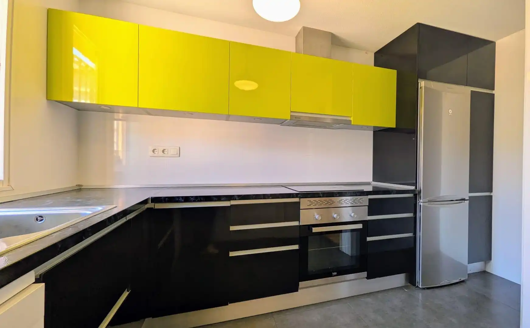 Cocina de Casa o chalet en venta en L'Alfàs del Pi con Aire acondicionado, Terraza y Piscina comunitaria