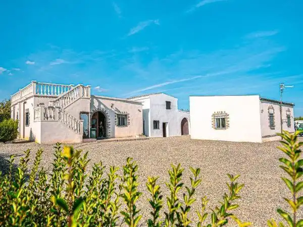 Casa rústica con jardín en venta en Camí del Mas de Colomi 9