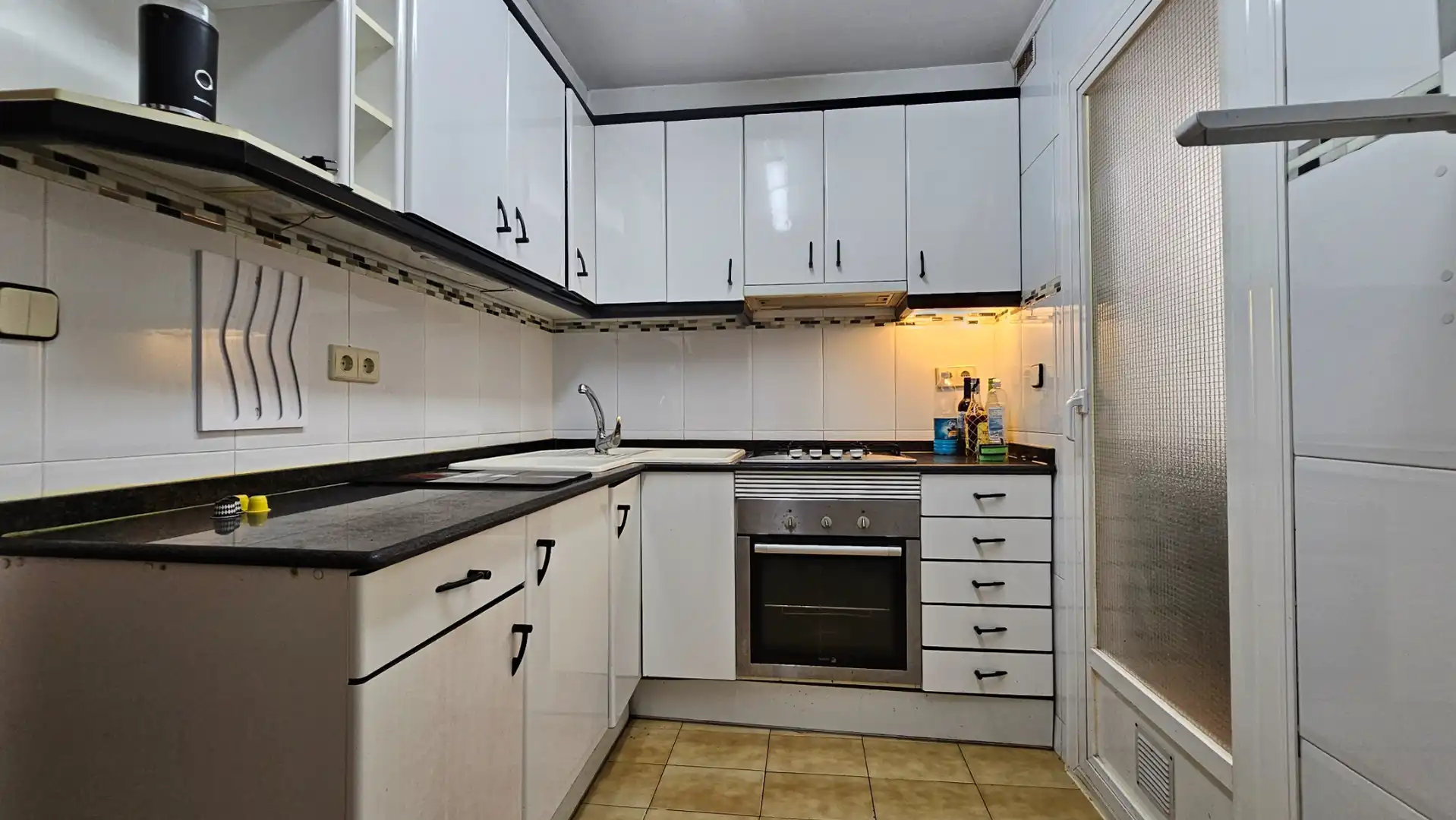 Cocina de Piso en venta en Santa Coloma de Gramenet con Aire acondicionado y Horno
