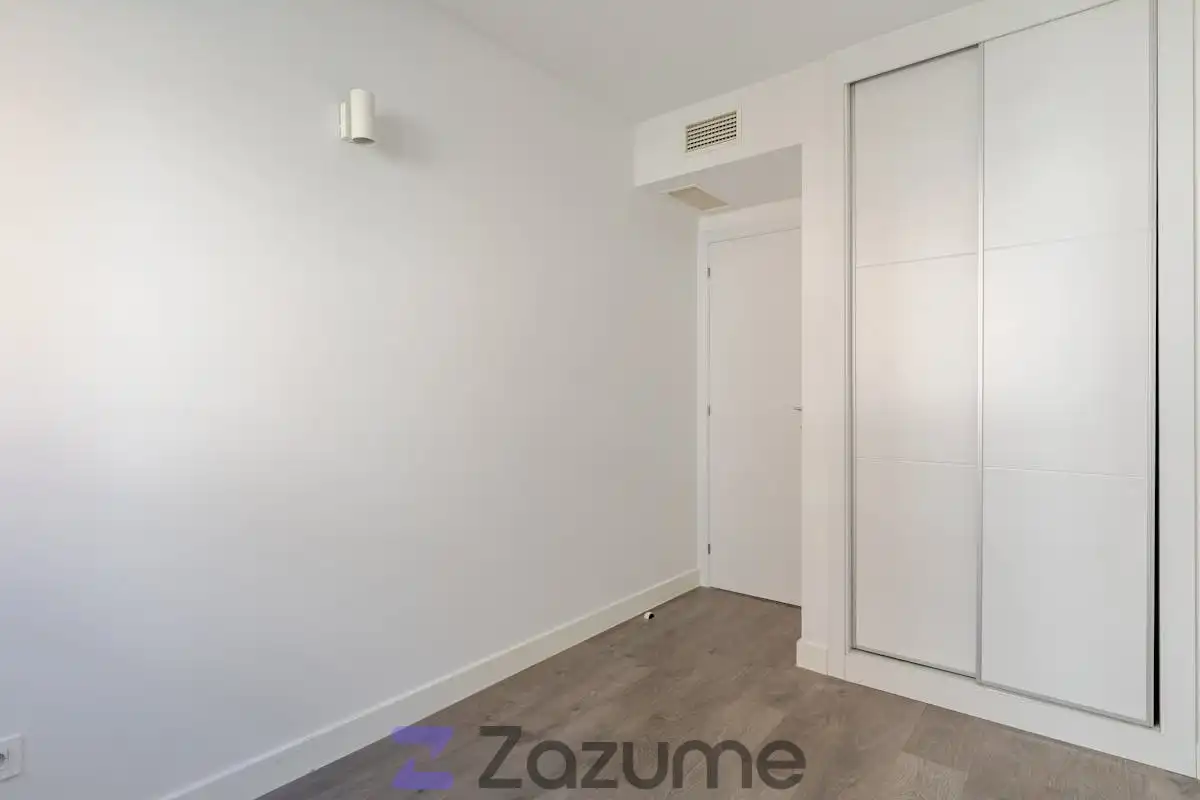 Schlafzimmer von Wohnung zur Miete in Madrid mit Klimaanlage, Heizung und Parkett