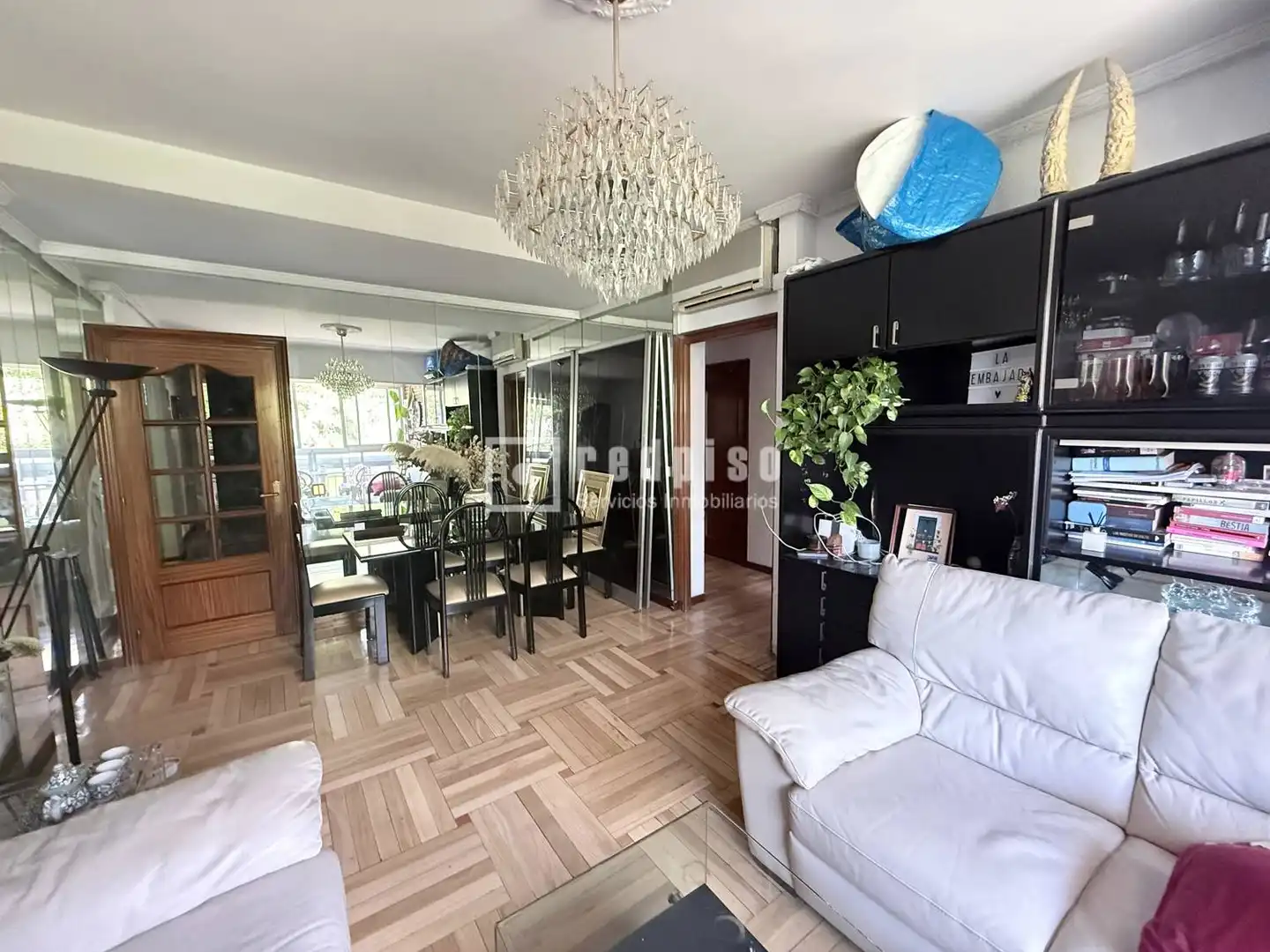 Sala d'estar de Pis en venda en Madrid amb Aire condicionat, Calefacció i Parquet