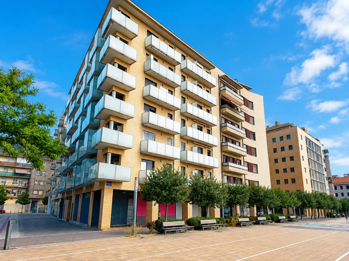 Vista exterior de Pis en venda en Ansoáin / Antsoain amb Calefacció, Parquet i Balcó