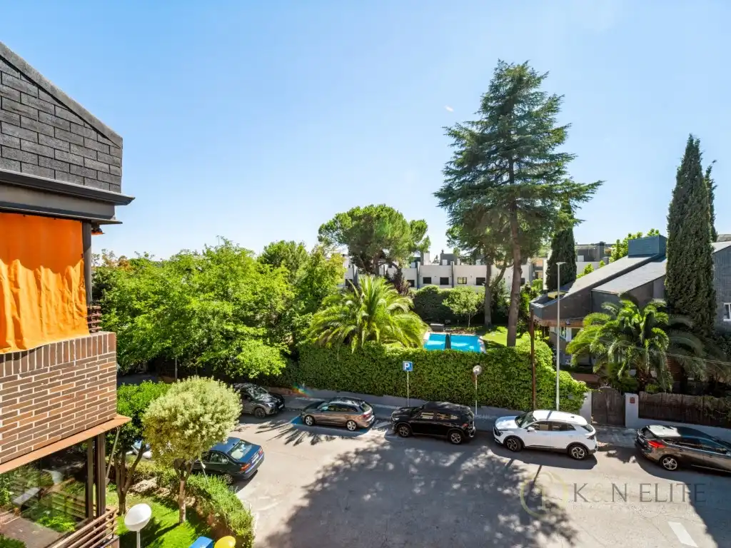 Vista exterior de Pis de lloguer en Las Rozas de Madrid amb Piscina