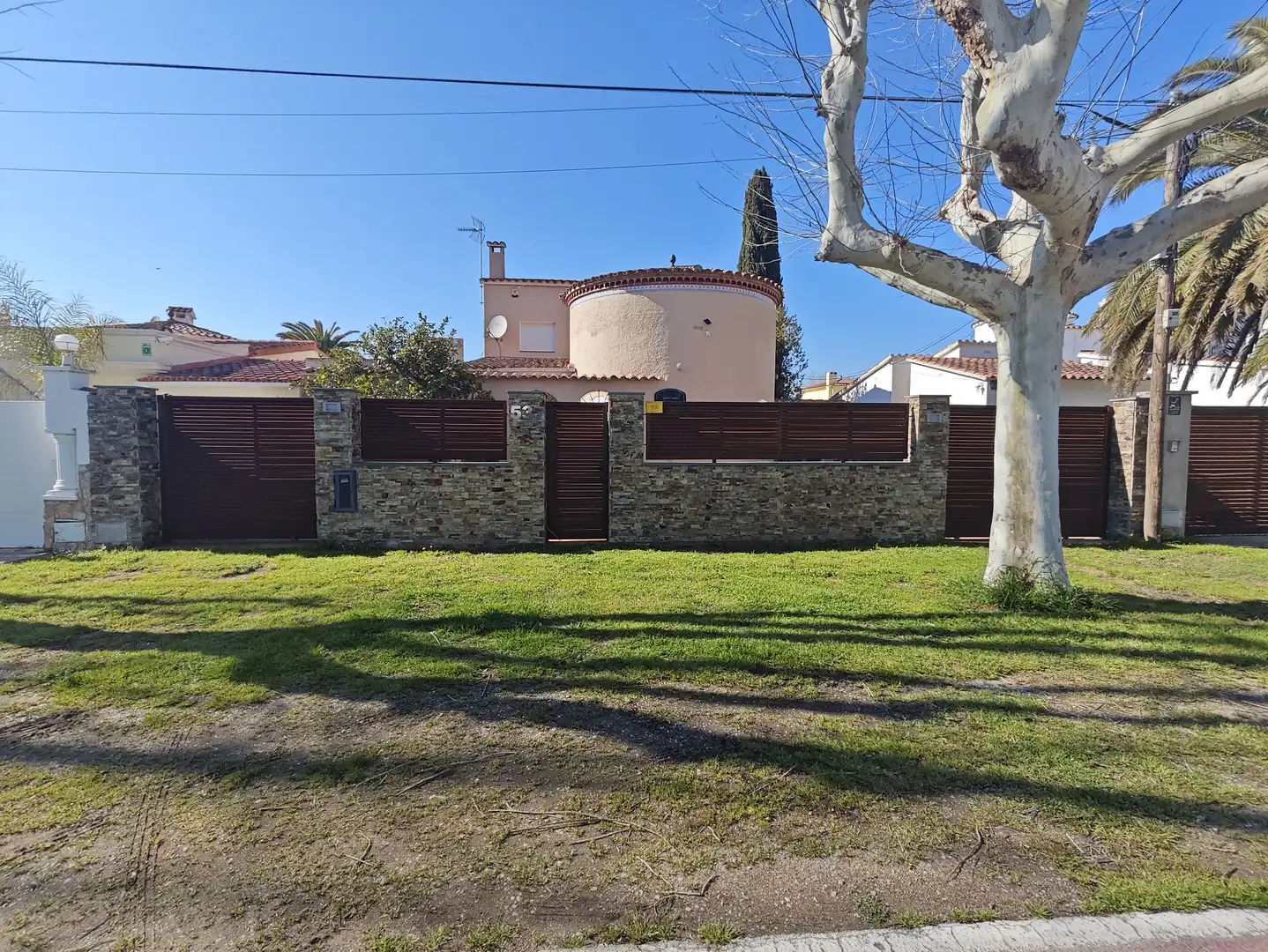 Vista exterior de Casa o xalet en venda en Empuriabrava