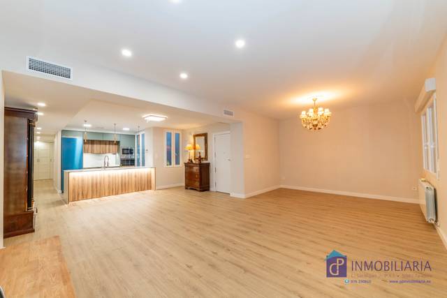 Piso en Venta en Calle de San Ignacio de Loyola en Paseo Constitución - Las Damas