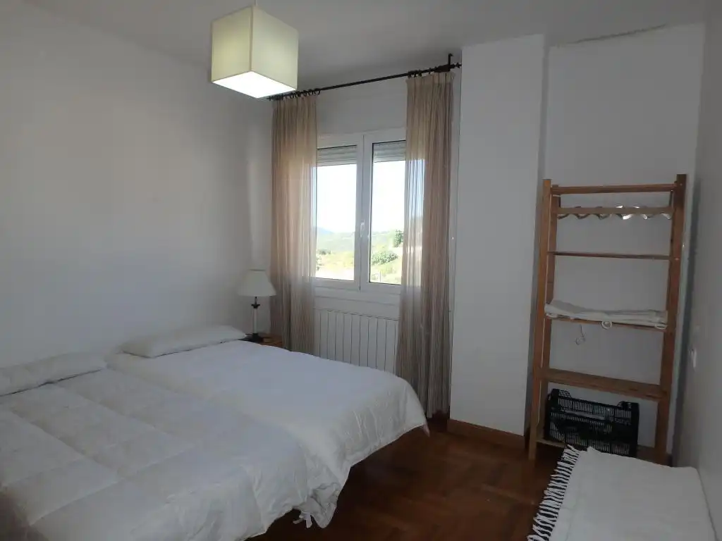 Schlafzimmer von Wohnung zum Verkauf in Yesa mit Heizung und Möbliert
