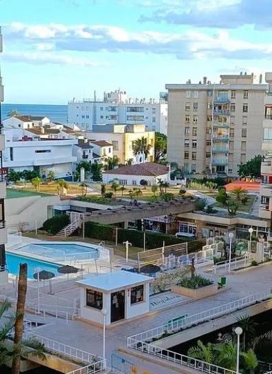 Foto 1 de Apartament en venda a El Bajondillo, Málaga