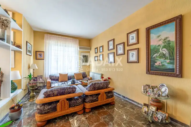 Living room of Houses for sale in Úbeda  with Air Conditioner, Heating and Terrace