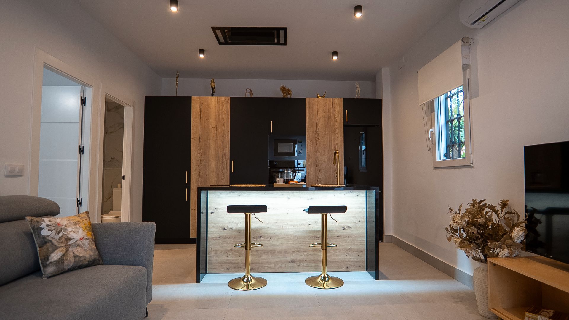 Kitchen of Flat for sale in Fuengirola  with Air Conditioner, Swimming Pool and Furnished