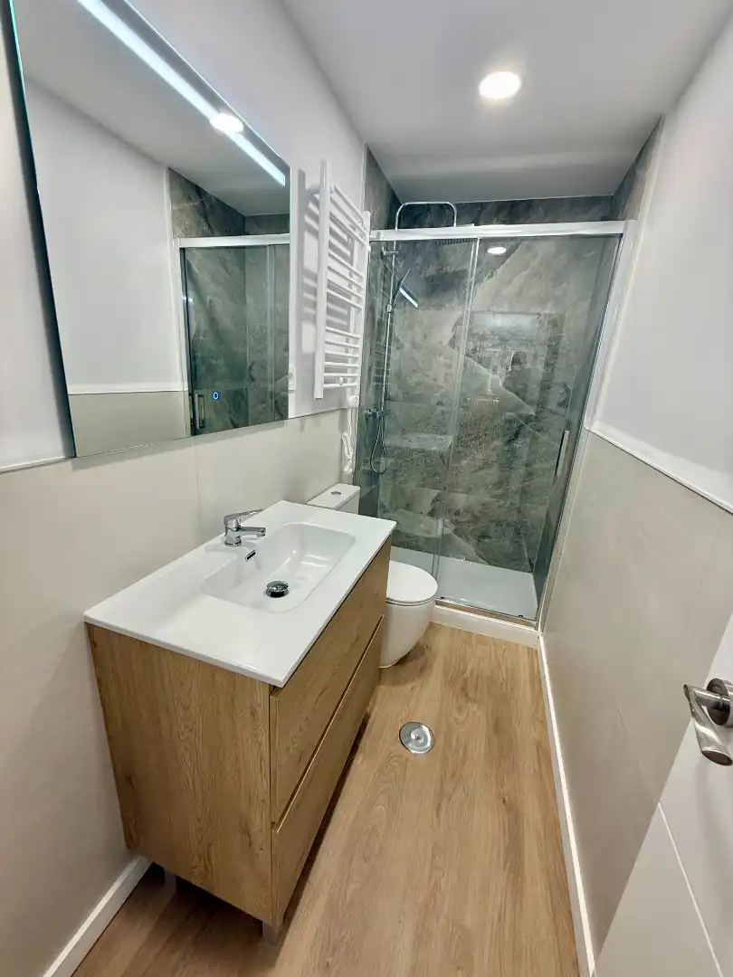 Badezimmer von Wohnung zum Verkauf in Madrid mit Heizung