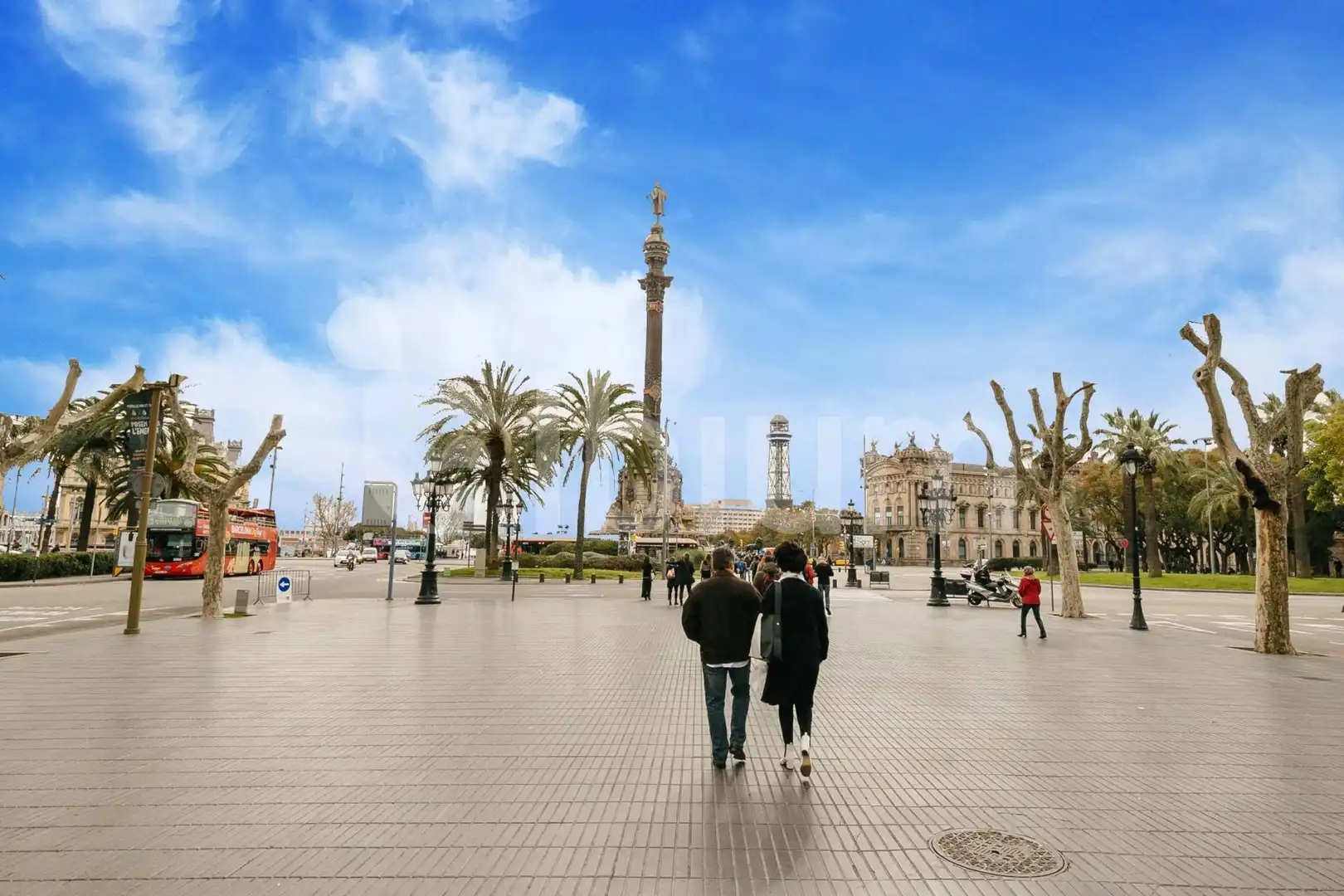 Vista exterior de Edifici en venda en Barcelona