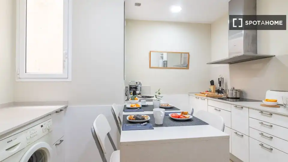 Flat with terrace to rent in Eixample, imagen 3