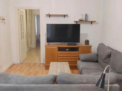 Living room of Flat to rent in  Madrid Capital  with Heating, Furnished and Washing machine