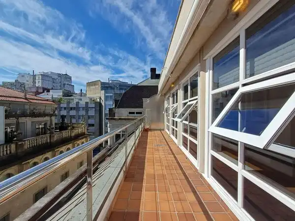 Terraza de Piso en venta en Vigo  con Calefacción, Terraza y Trastero