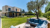 Terrassa de Casa o xalet en venda en Boadilla del Monte amb Aire condicionat, Jardí privat i Terrassa