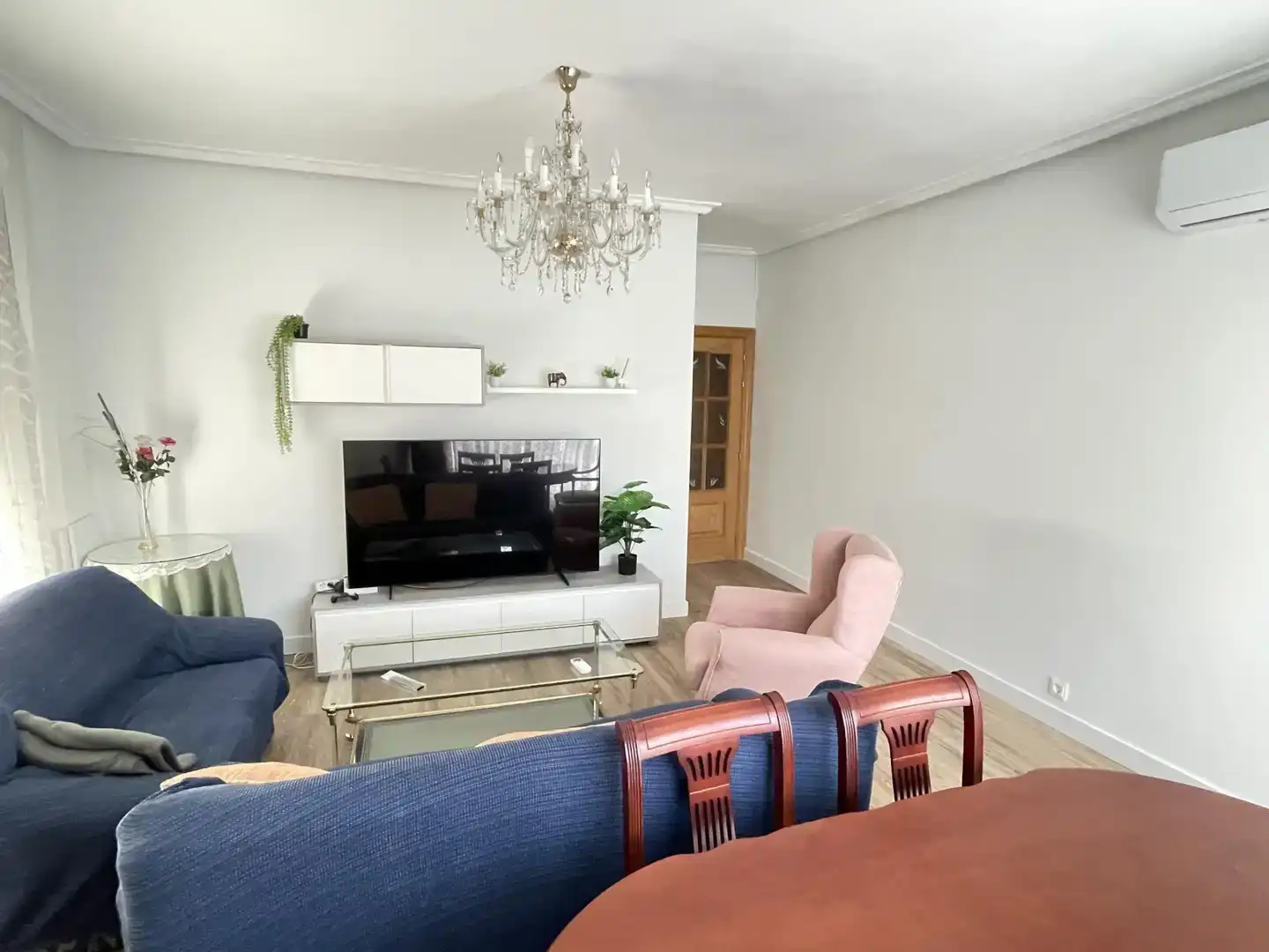 Living room of Flat for share in  Logroño  with Air Conditioner, Parquet flooring and Furnished