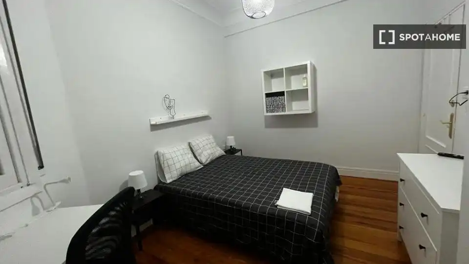 Bedroom of Flat for share in Bilbao   with Air Conditioner and Terrace