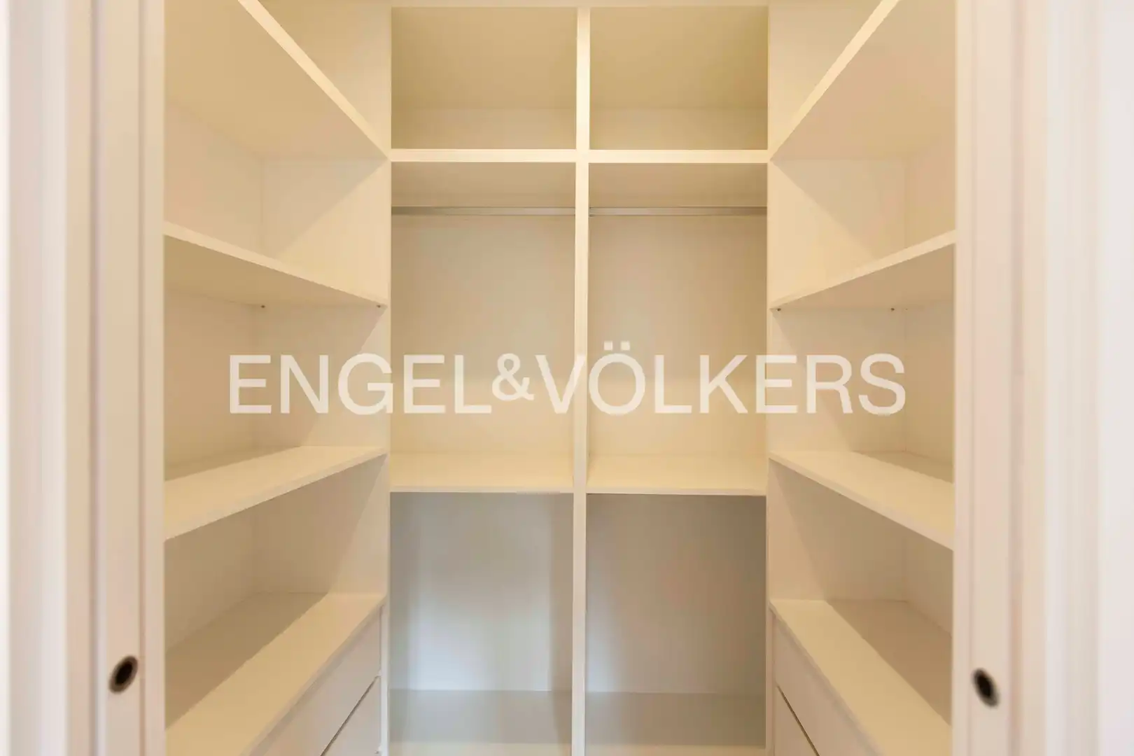 Flat for sale in Barcelona  with Air Conditioner, Heating and Parquet flooring