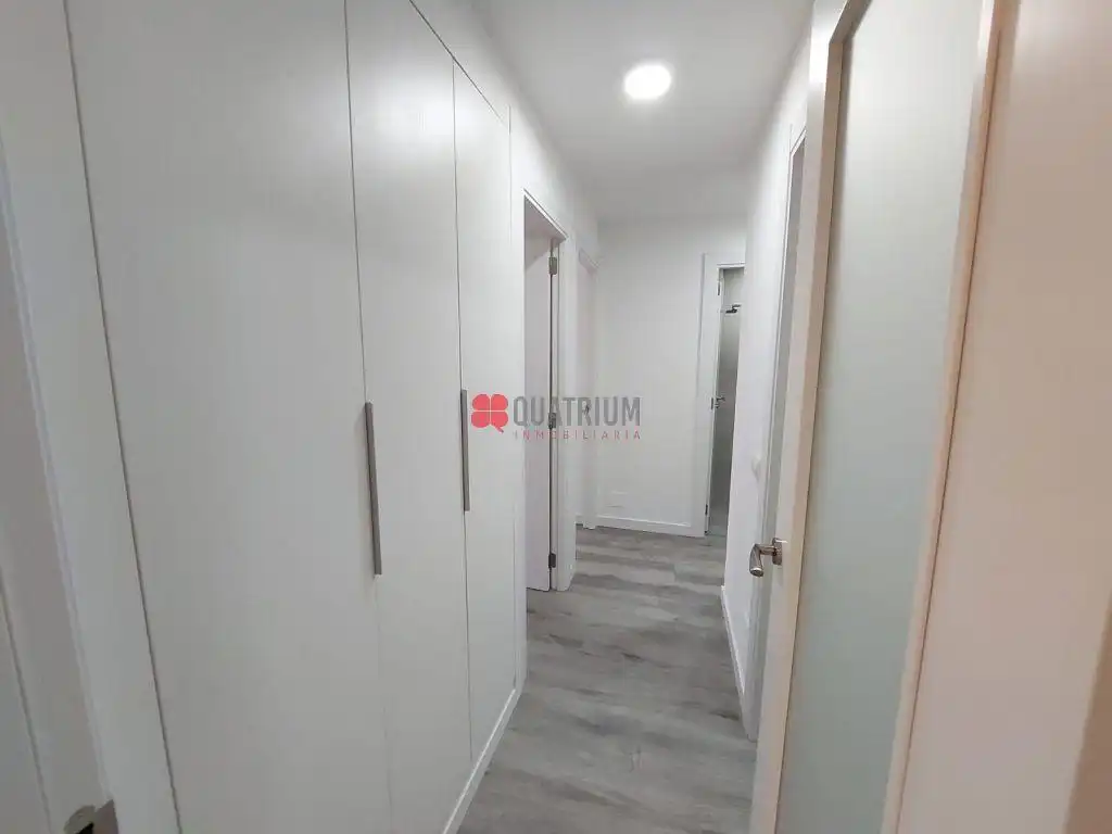 Schlafzimmer von Wohnung zur Miete in Santiago de Compostela 