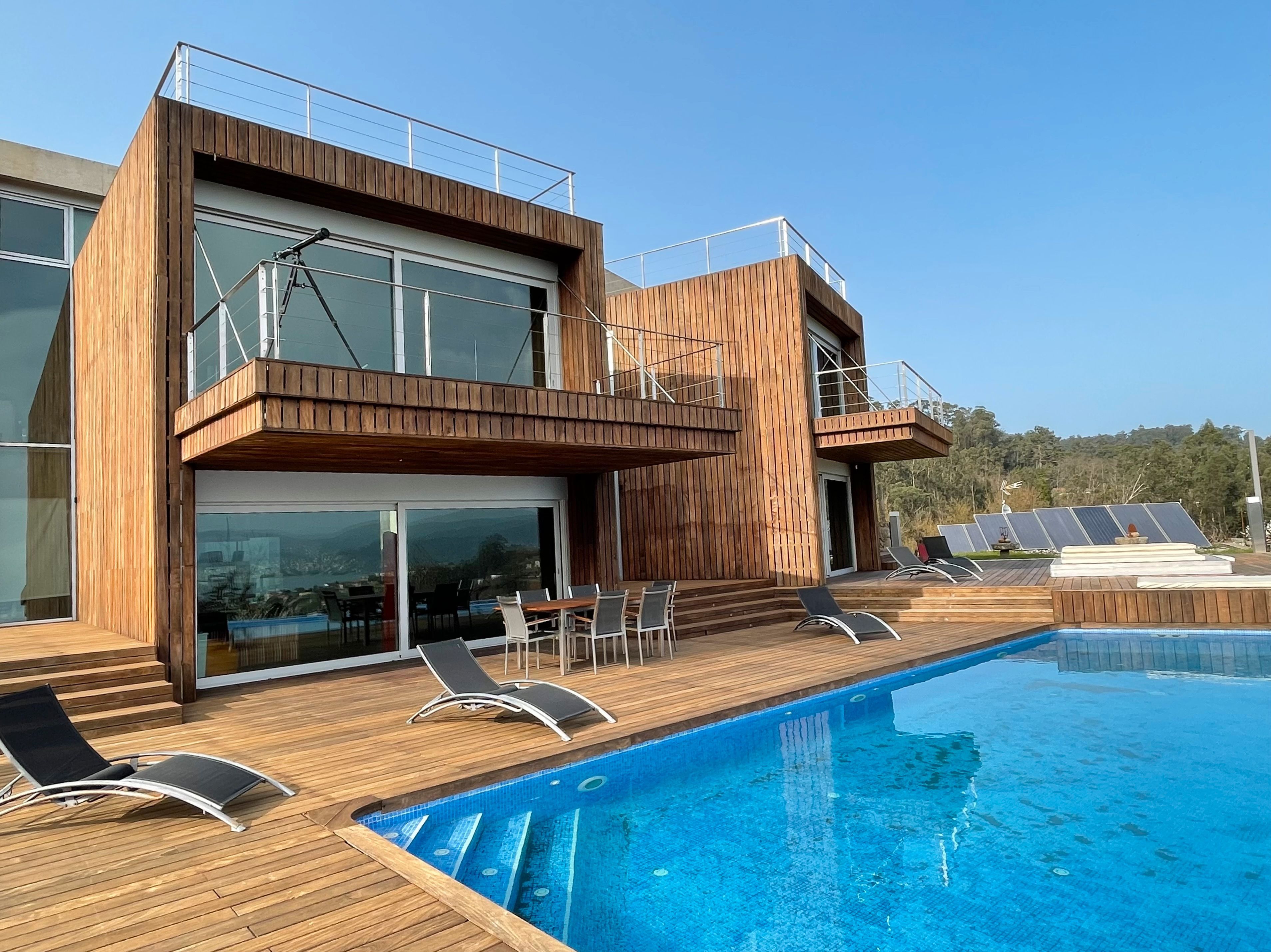 Vista exterior de Casa o xalet de lloguer en Vilaboa amb Jardí privat, Parquet i Terrassa