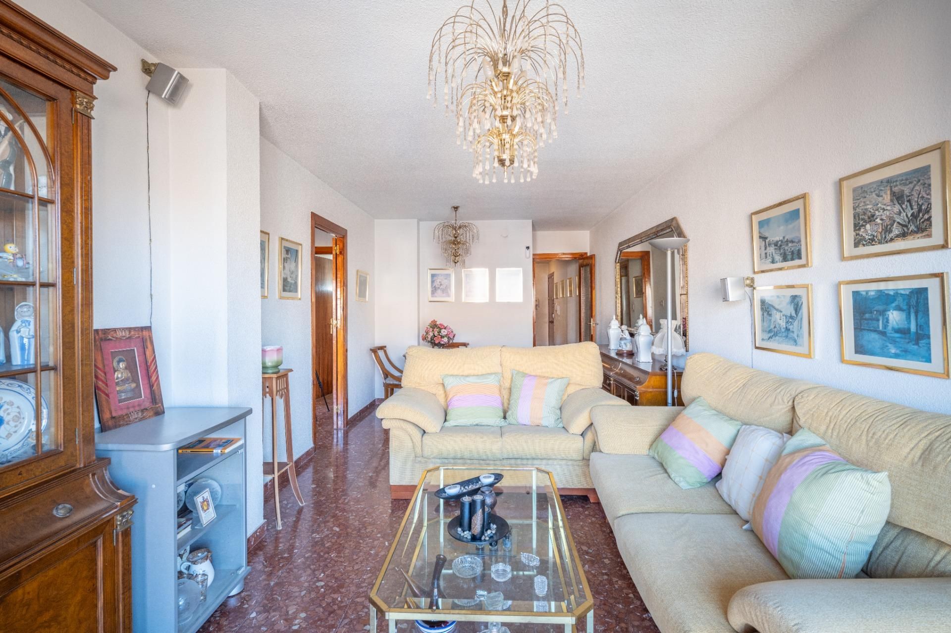 Living room of Flat for sale in  Granada Capital  with Terrace and Balcony