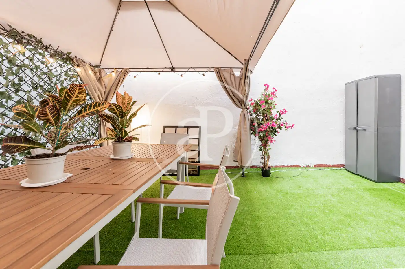 Terraza de Piso en venta en Madrid con Aire acondicionado, Calefacción y Jardín privado