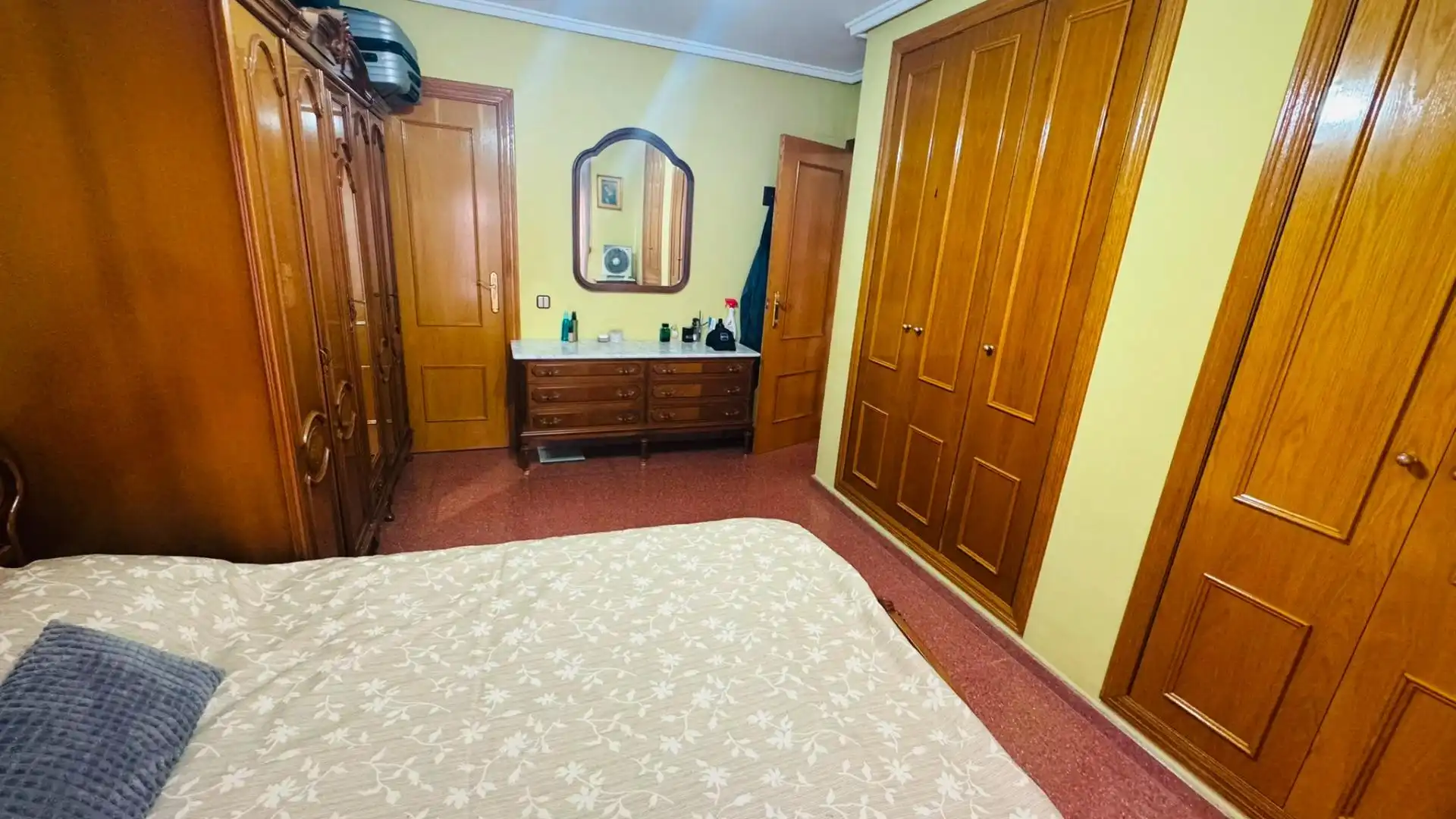 Habitación de Piso de alquiler en Valencia con Aire acondicionado, Calefacción y Jardín privado