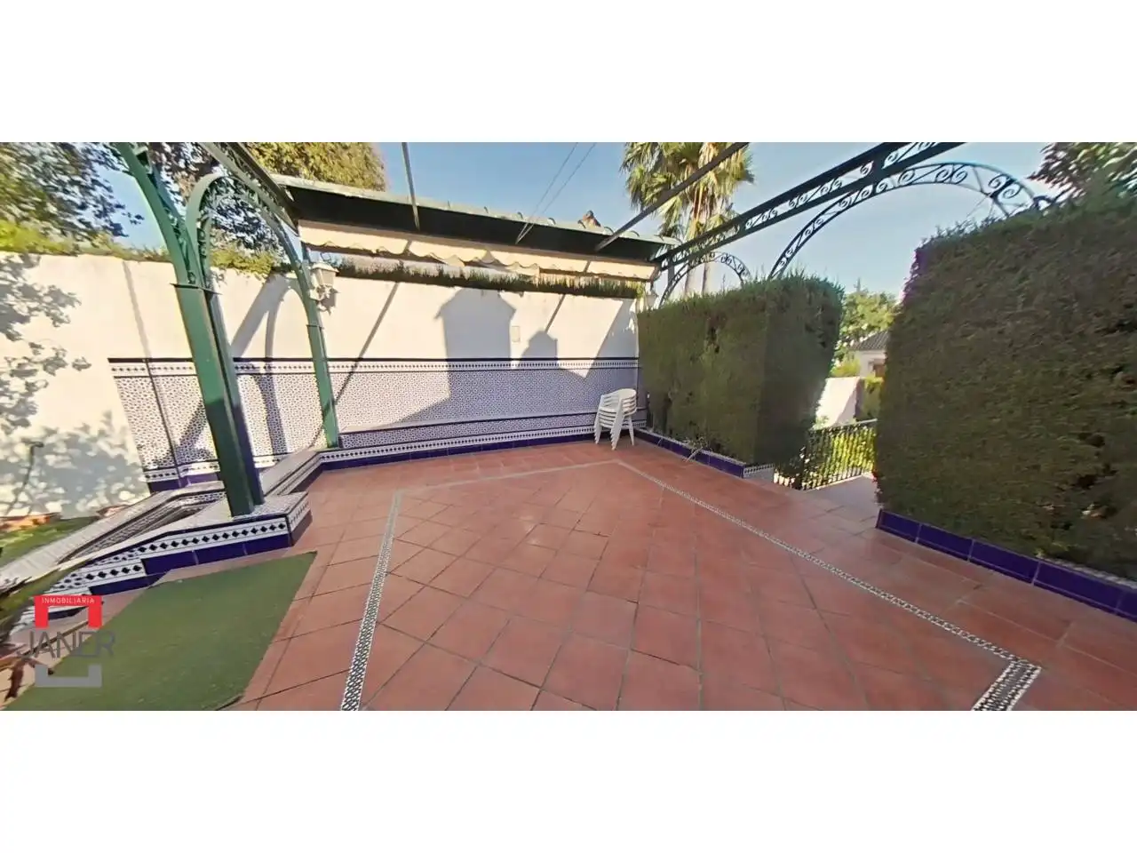 Jardí de Casa o xalet en venda en Tomares amb Aire condicionat, Jardí privat i Terrassa