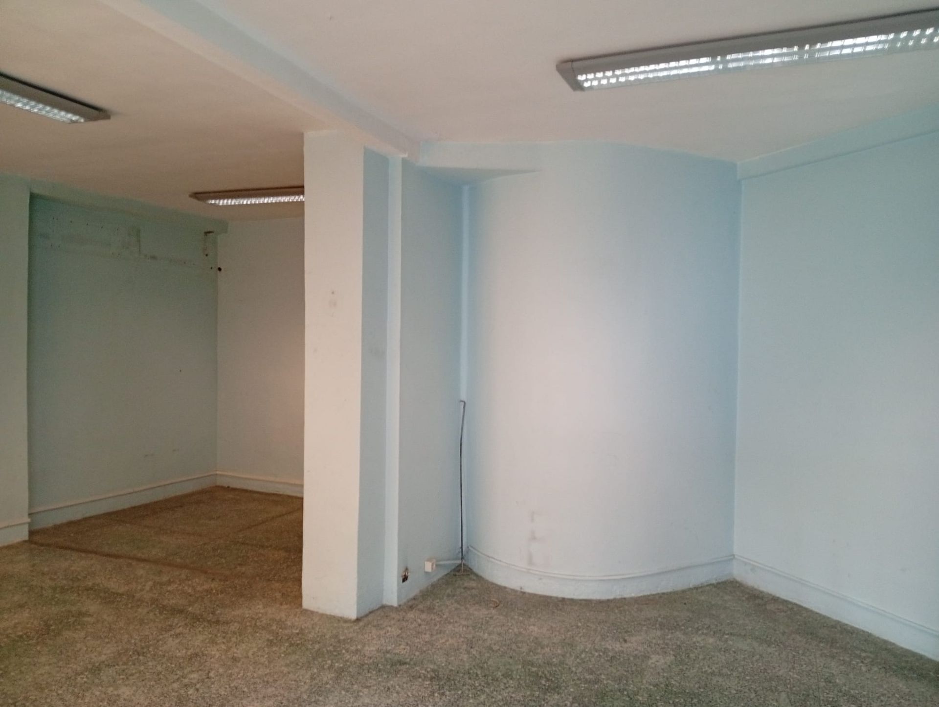 Geschaftsraum zur Miete in Kabiezes