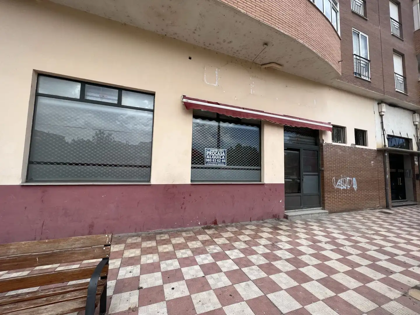Local comercial de lloguer a Benavente, imagen 2