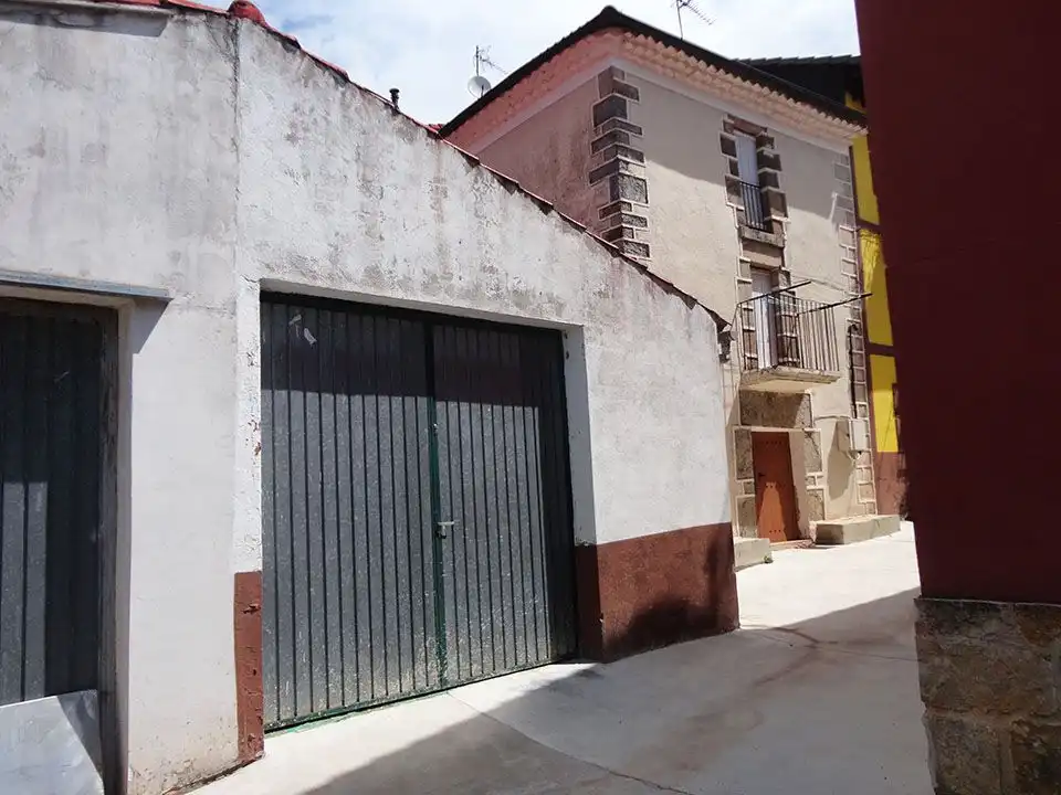 Vista exterior de Garaje en venta en Valle de Valdelaguna